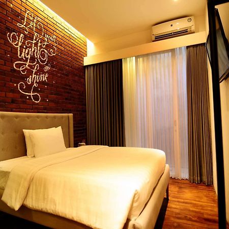 Wood Pecker Hotel Pakualaman Экстерьер фото