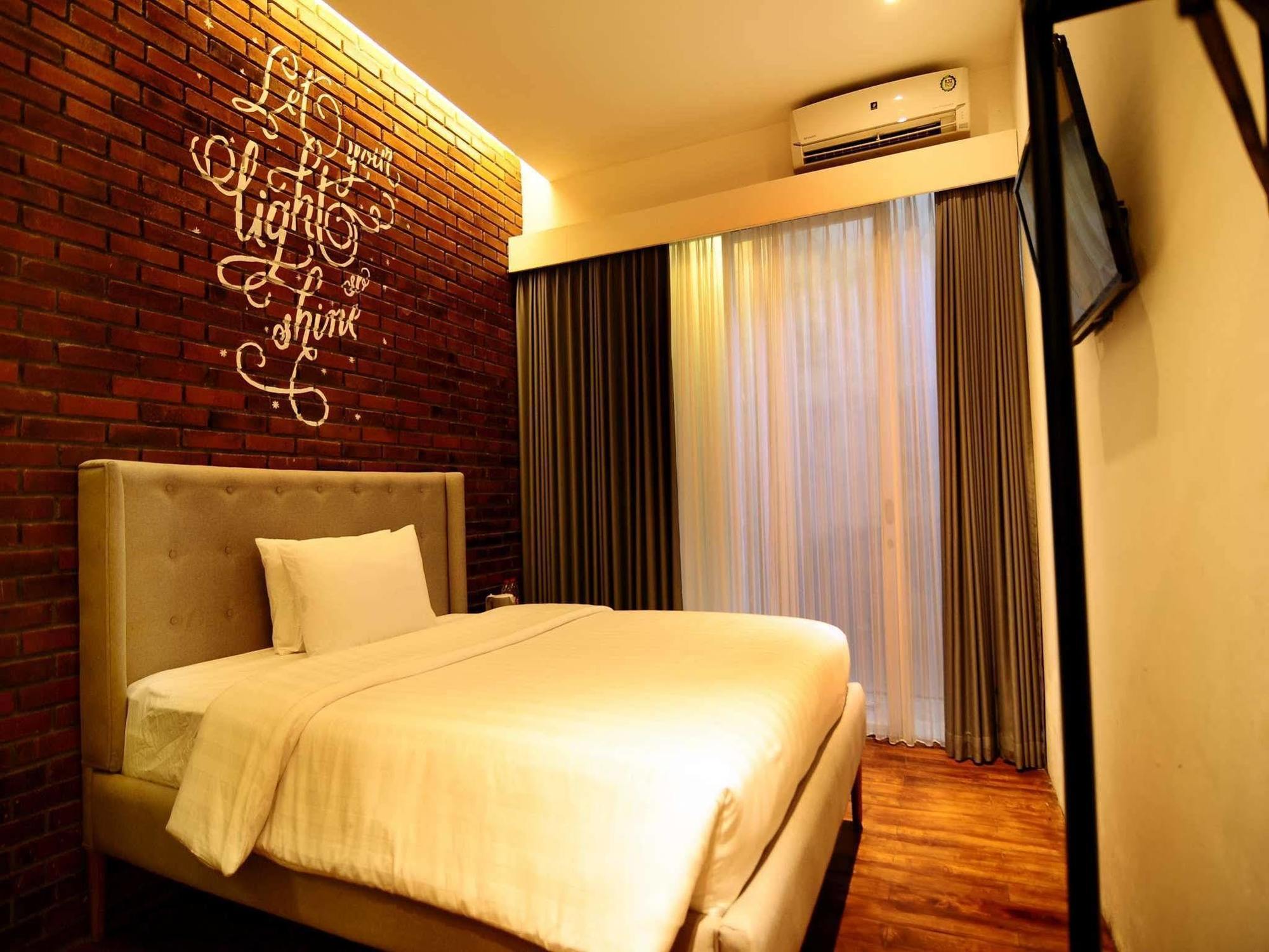 Wood Pecker Hotel Pakualaman Экстерьер фото